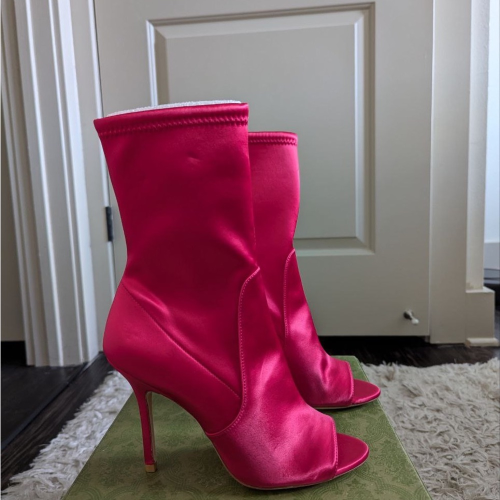 stuart weitzman pink heels.New, authentic size 7,5